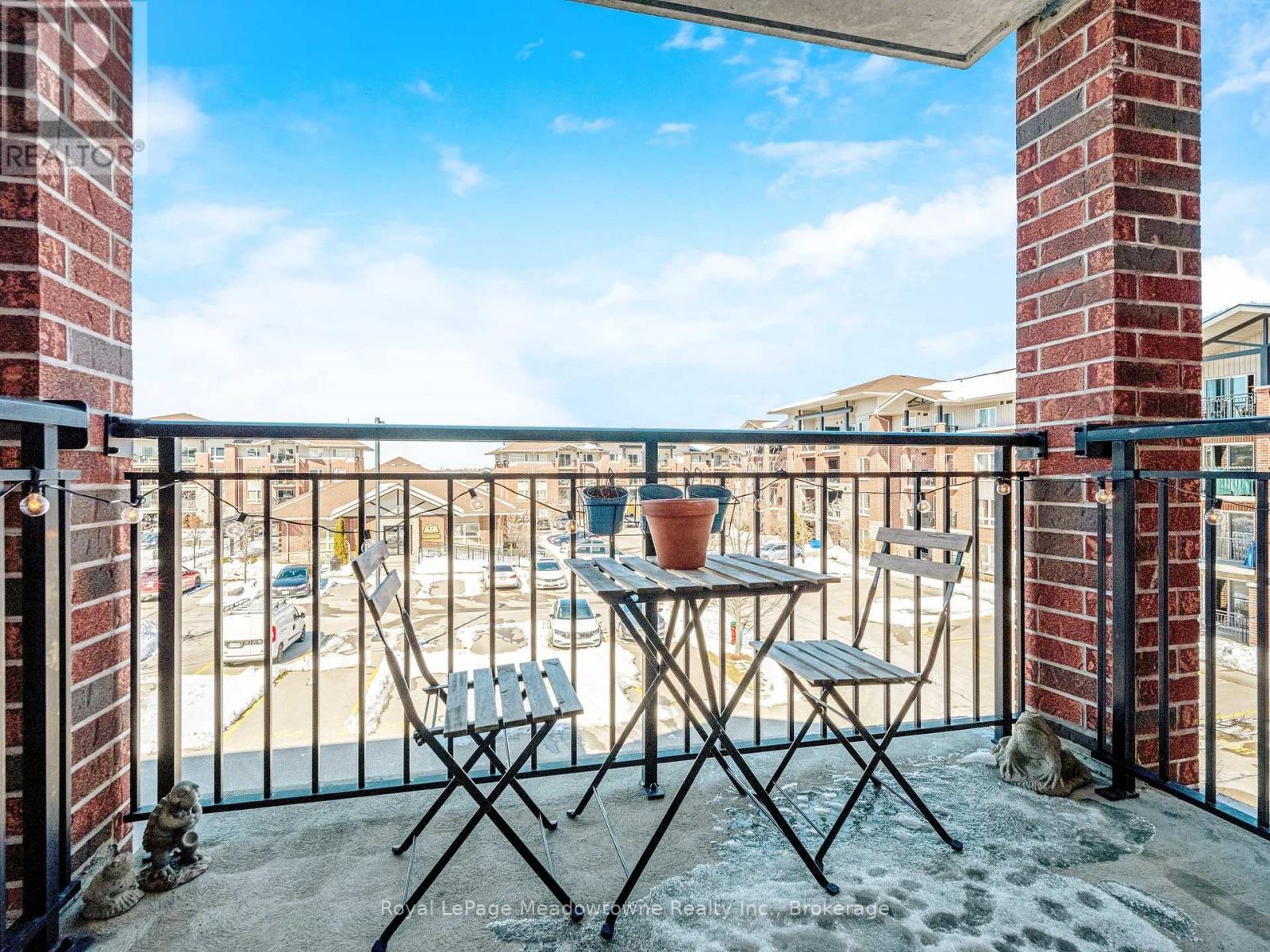 












307 - 43 GOODWIN DRIVE

,
Guelph (Pineridge/Westminster Woods),




Ontario
N1L0E8

