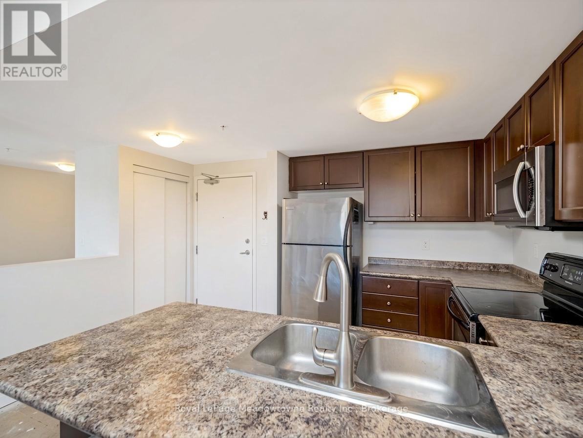 












307 - 43 GOODWIN DRIVE

,
Guelph (Pineridge/Westminster Woods),




Ontario
N1L0E8

