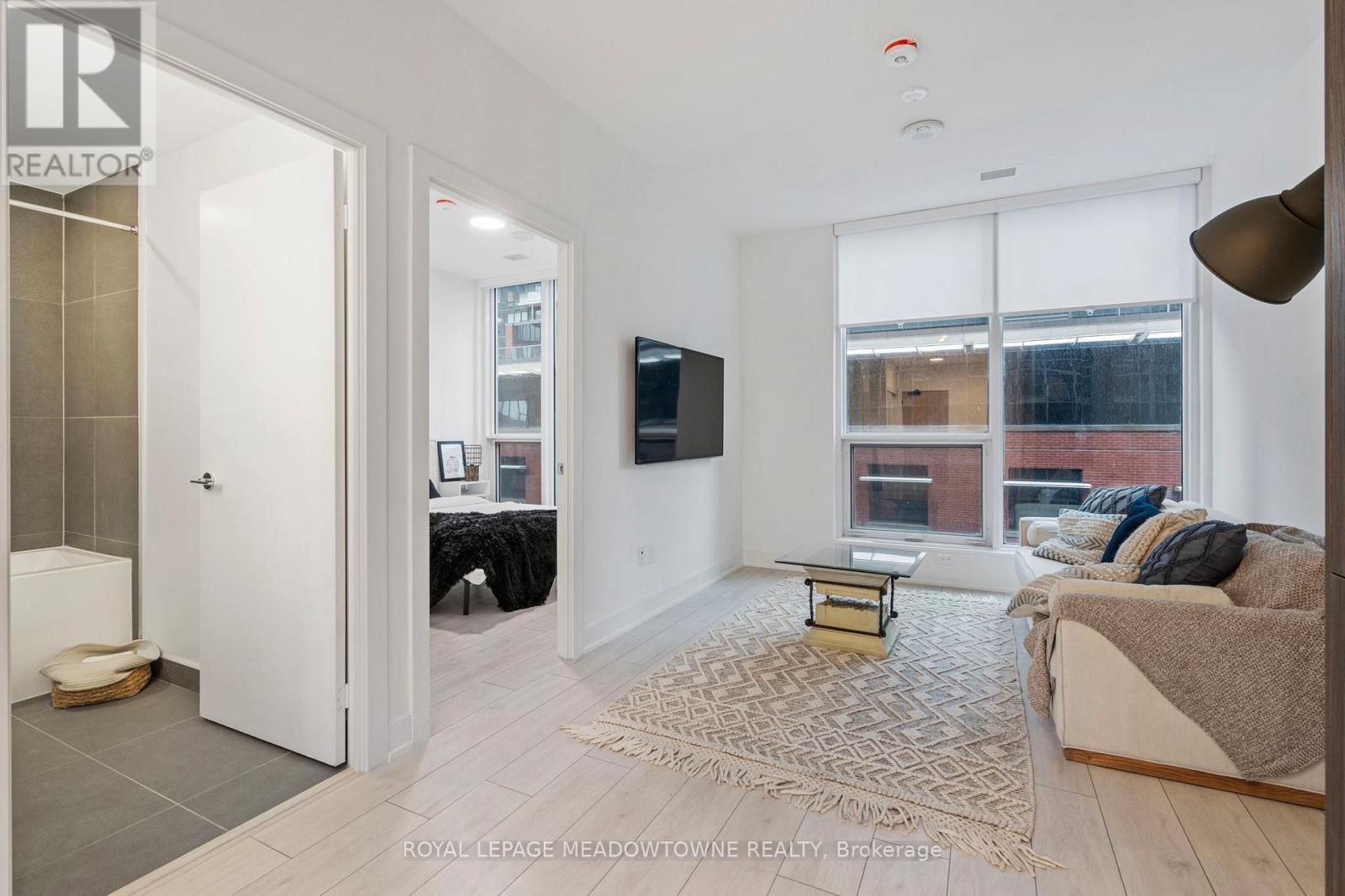 












813 - 15 MERCER STREET

,
Toronto,




Ontario
M5V1H2

