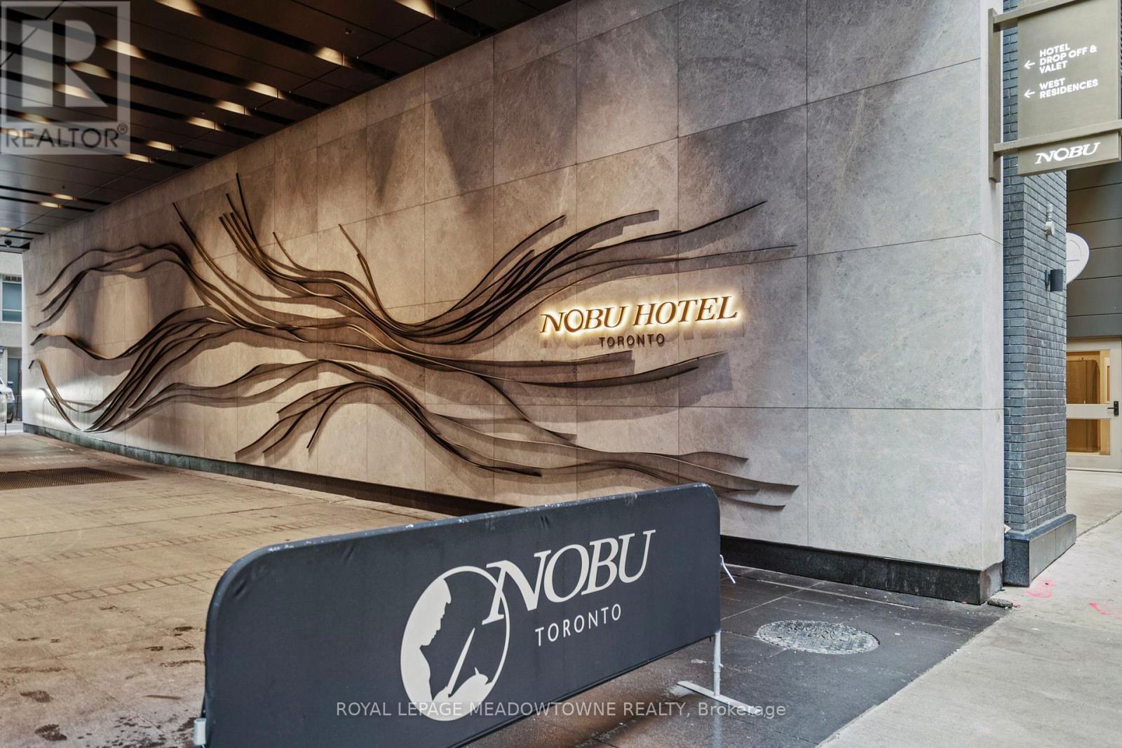 












813 - 15 MERCER STREET

,
Toronto,




Ontario
M5V1H2

