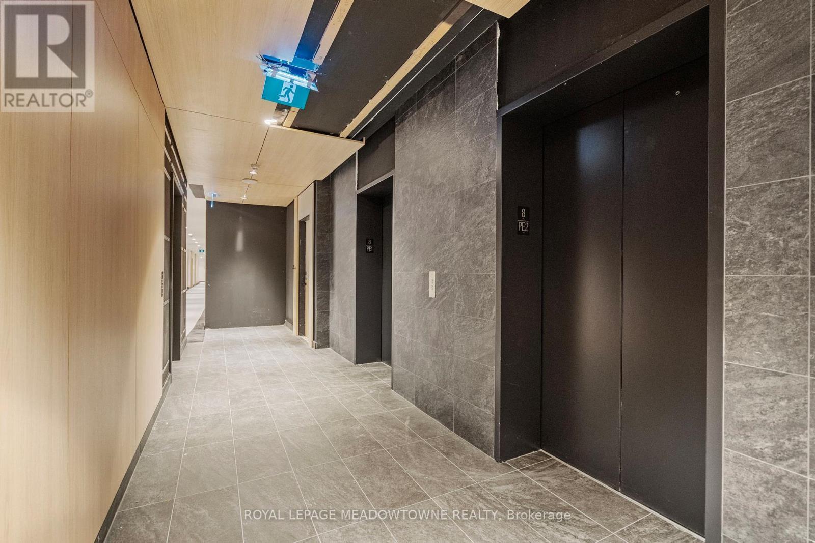 












813 - 15 MERCER STREET

,
Toronto,




Ontario
M5V1H2

