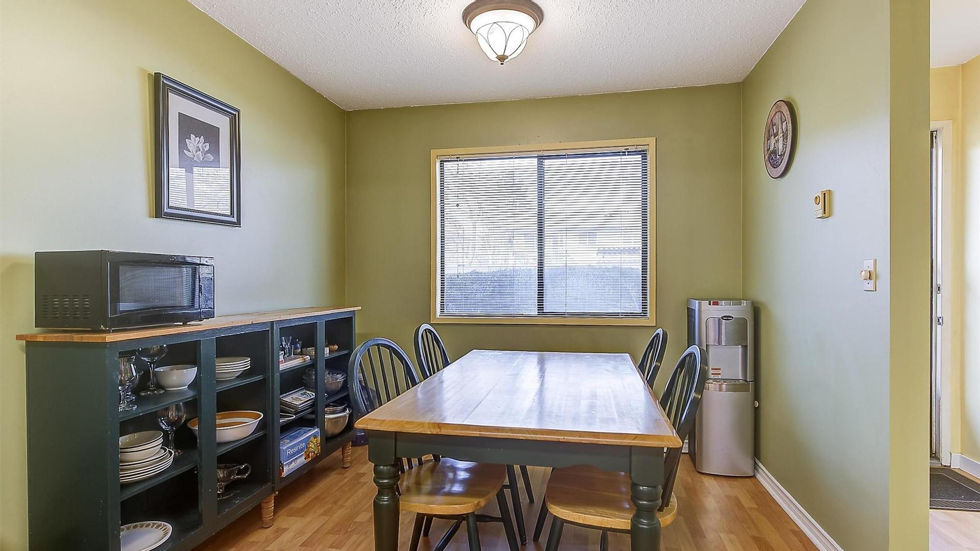 









215


Mills

Road, 102,
Kelowna,




BC
V1X 4G6


