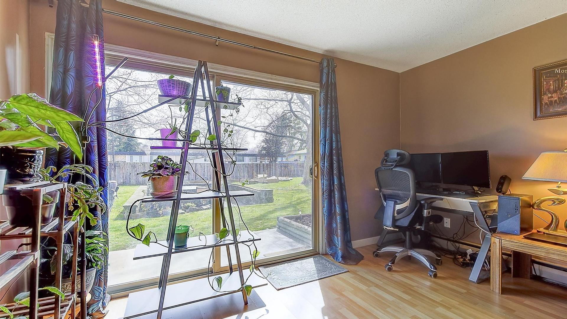 









215


Mills

Road, 102,
Kelowna,




BC
V1X 4G6

