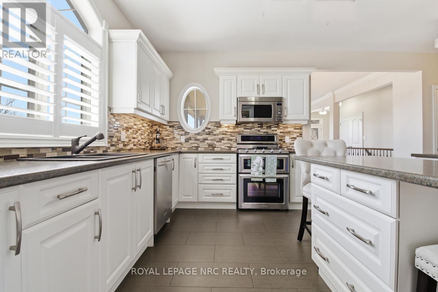 












3930 VILLAGE CREEK DRIVE

,
Fort Erie (Stevensville),




Ontario
L0S1S0

