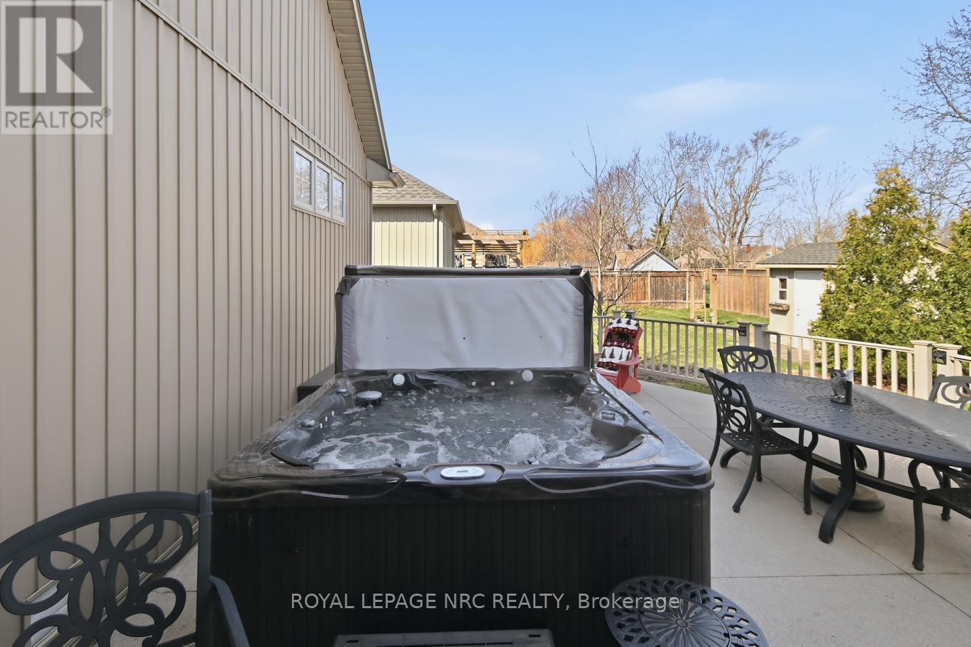 












3930 VILLAGE CREEK DRIVE

,
Fort Erie (Stevensville),




Ontario
L0S1S0

