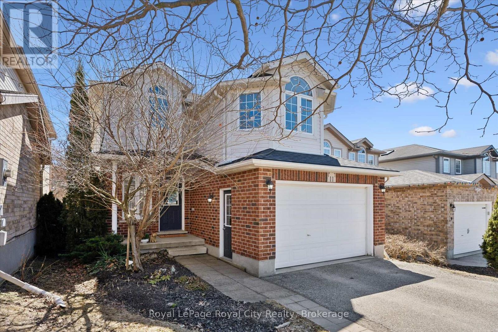 












11 WARREN STREET

,
Guelph (Grange Road),




Ontario
N1E7K4

