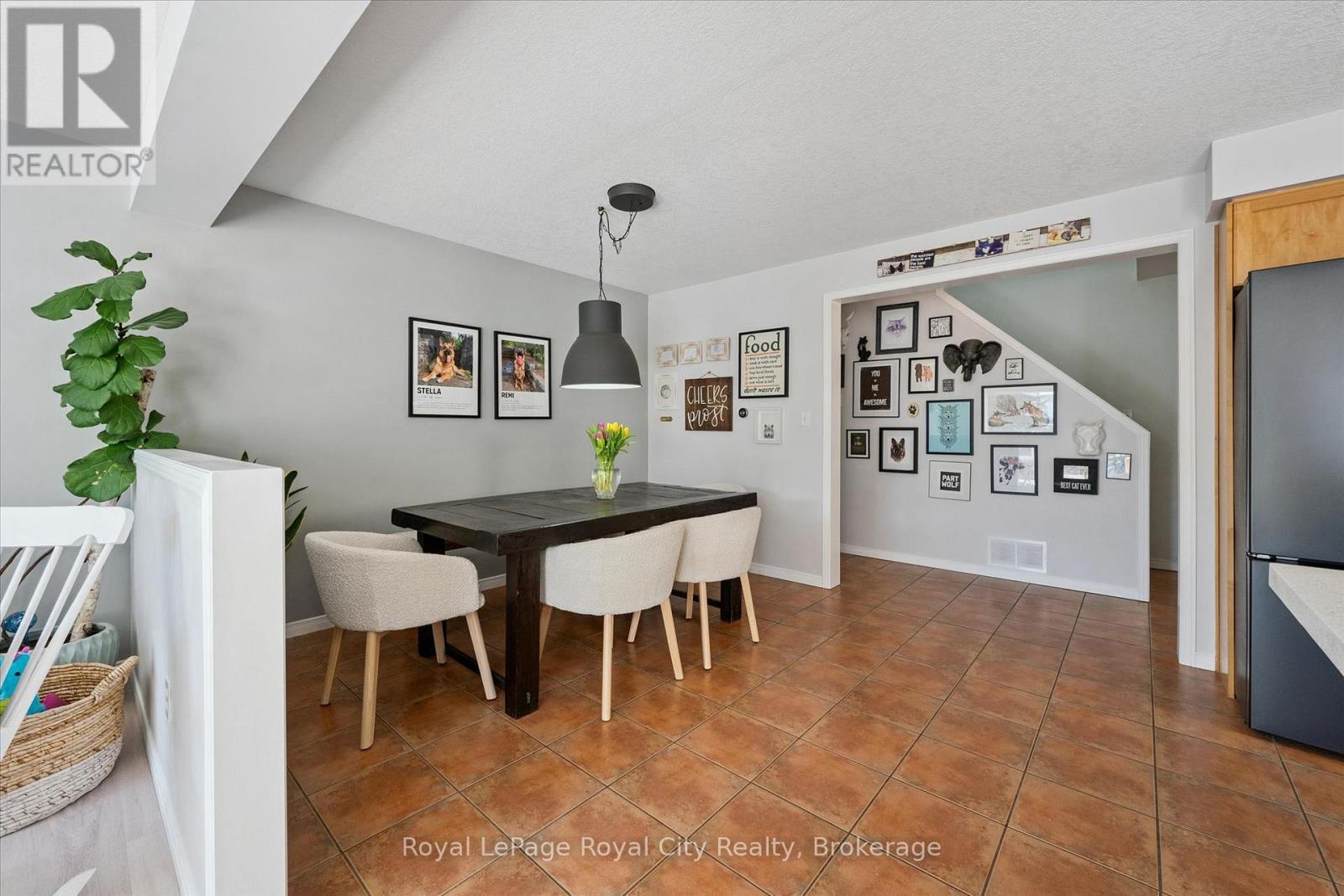 












11 WARREN STREET

,
Guelph (Grange Road),




Ontario
N1E7K4

