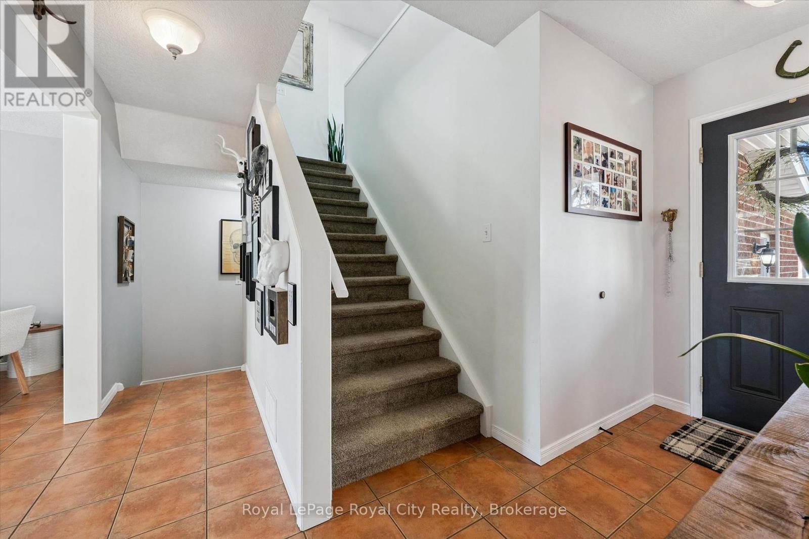 












11 WARREN STREET

,
Guelph (Grange Road),




Ontario
N1E7K4

