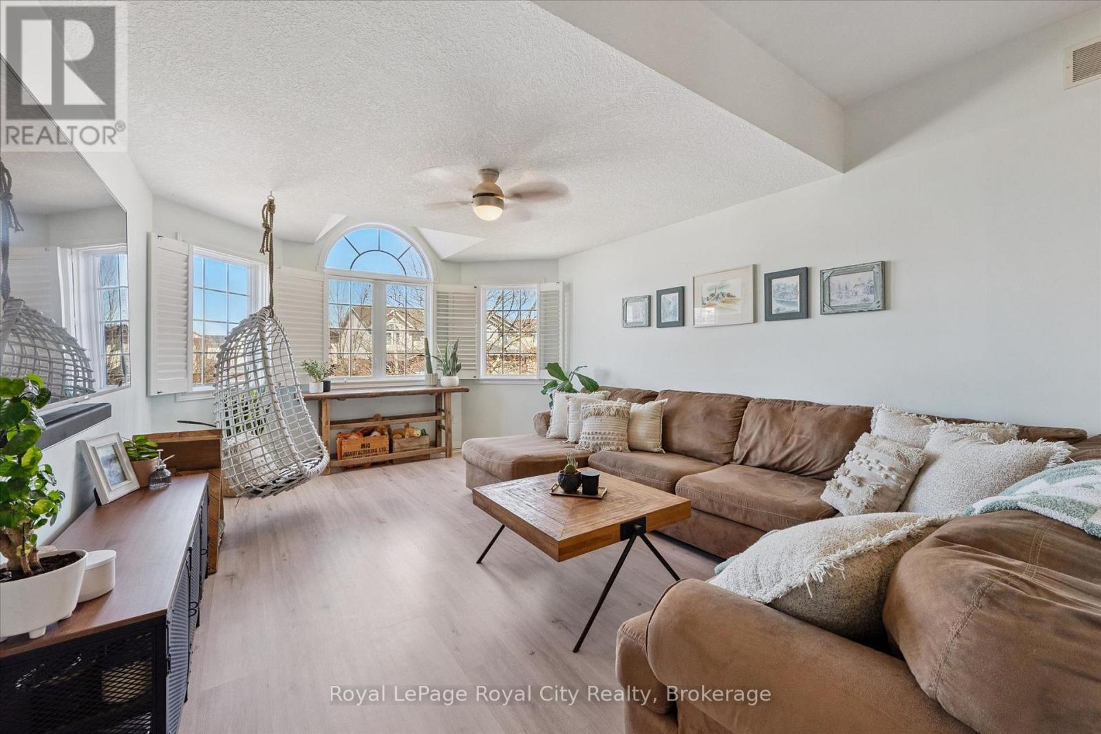 












11 WARREN STREET

,
Guelph (Grange Road),




Ontario
N1E7K4

