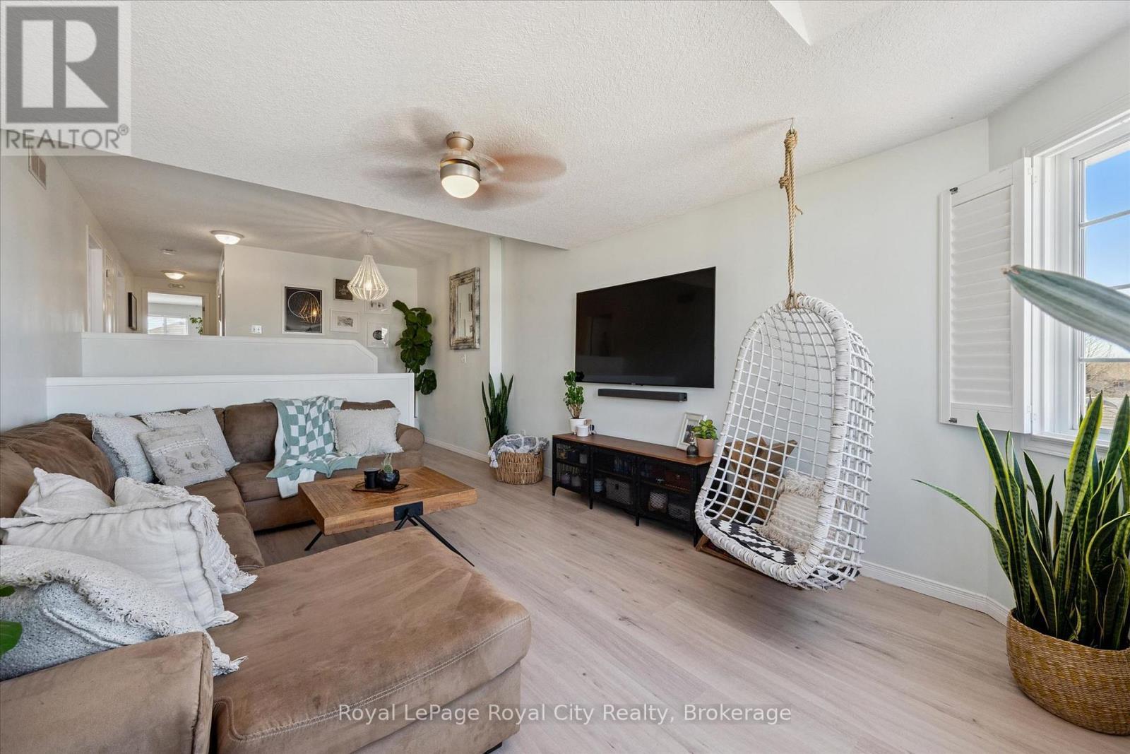 












11 WARREN STREET

,
Guelph (Grange Road),




Ontario
N1E7K4

