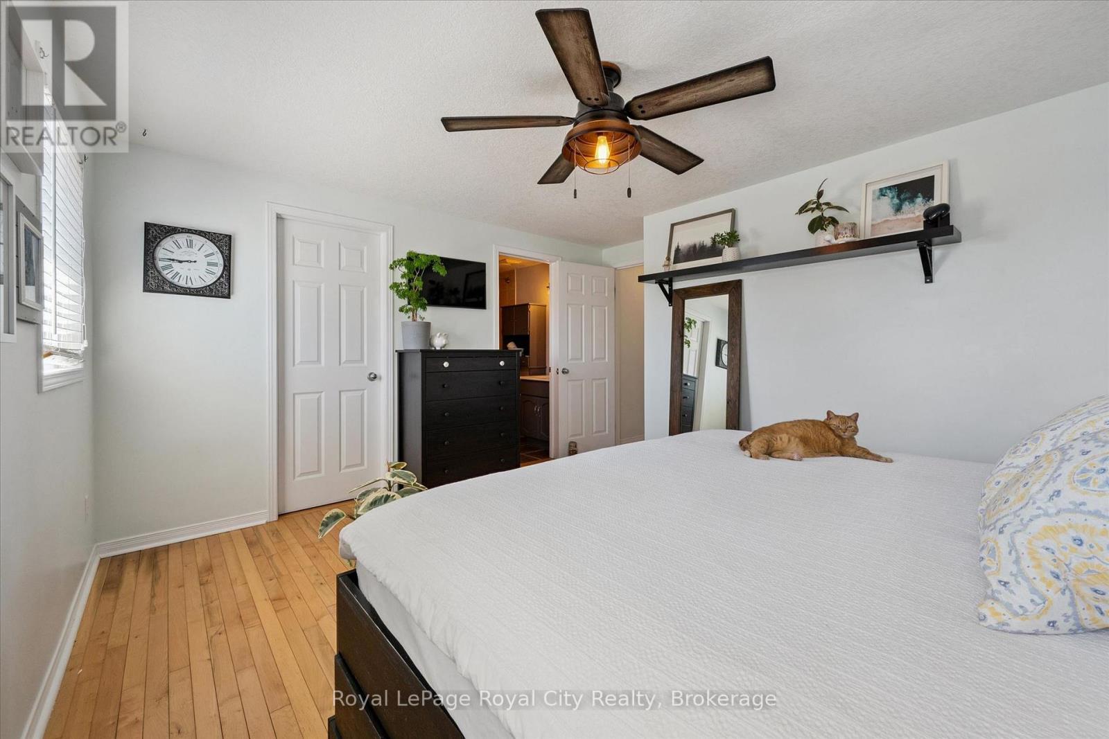 












11 WARREN STREET

,
Guelph (Grange Road),




Ontario
N1E7K4

