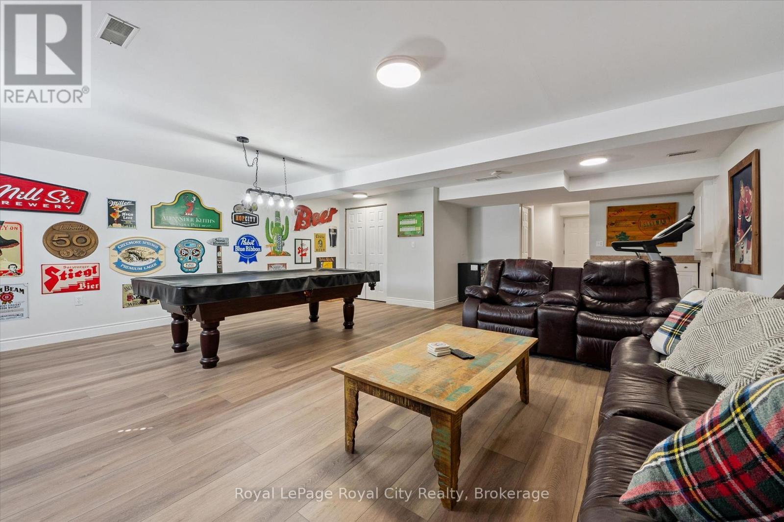 












11 WARREN STREET

,
Guelph (Grange Road),




Ontario
N1E7K4

