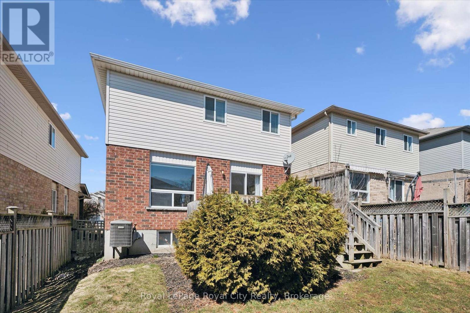 












11 WARREN STREET

,
Guelph (Grange Road),




Ontario
N1E7K4

