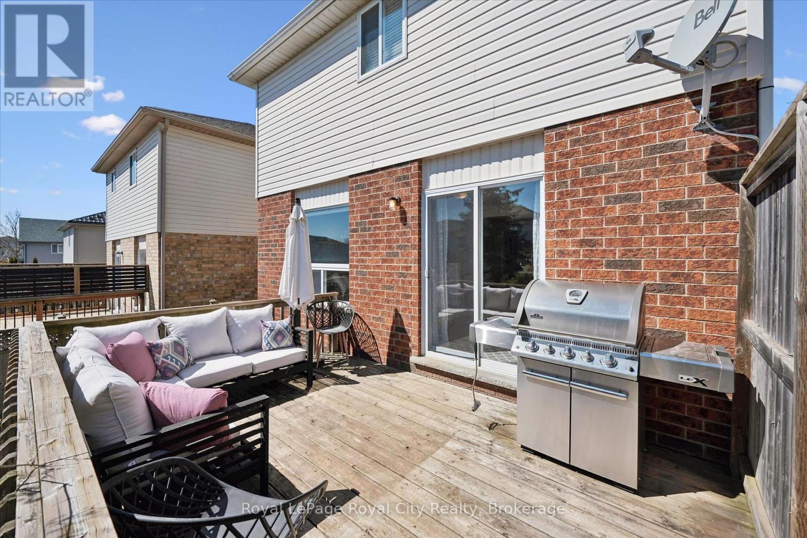 












11 WARREN STREET

,
Guelph (Grange Road),




Ontario
N1E7K4

