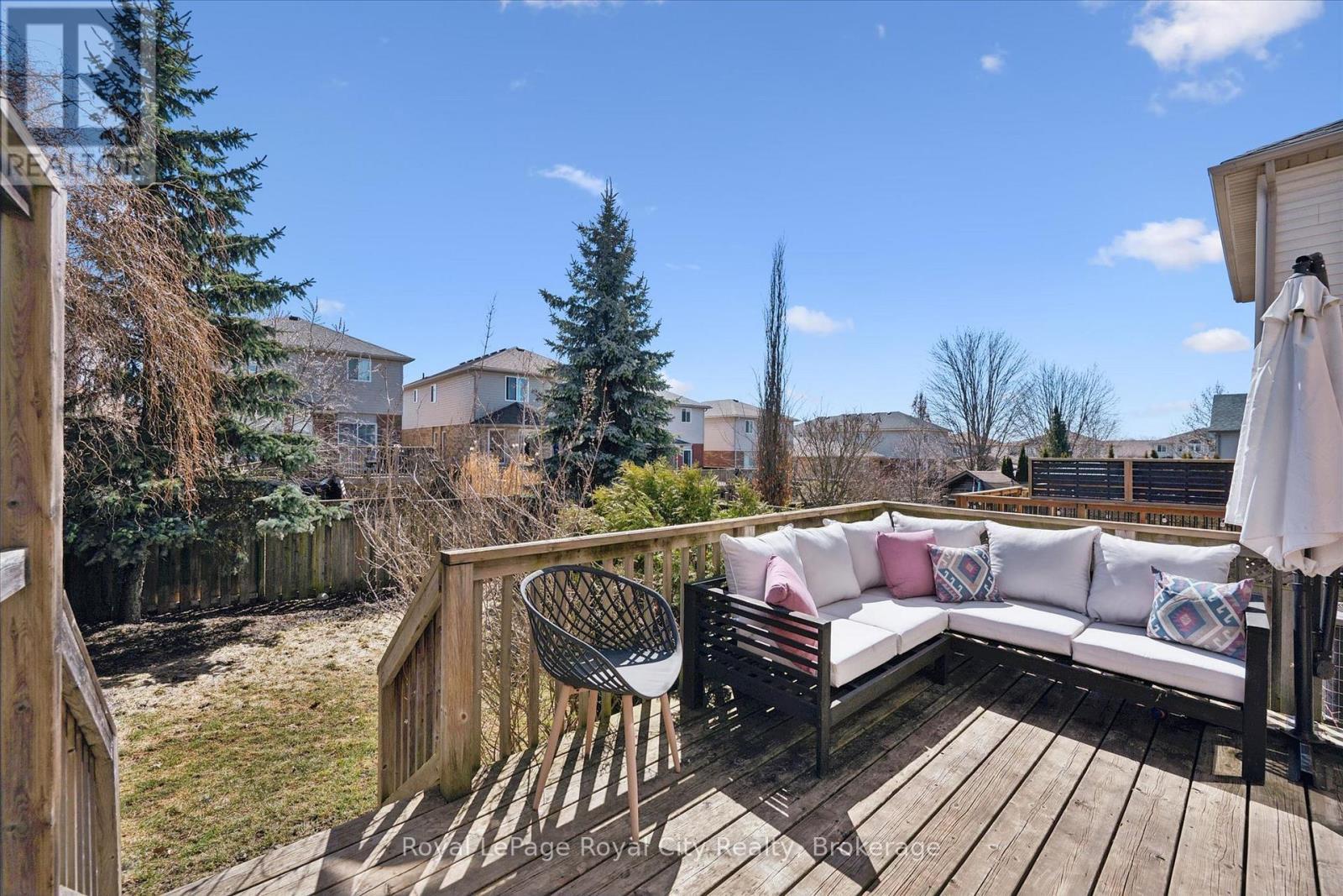 












11 WARREN STREET

,
Guelph (Grange Road),




Ontario
N1E7K4

