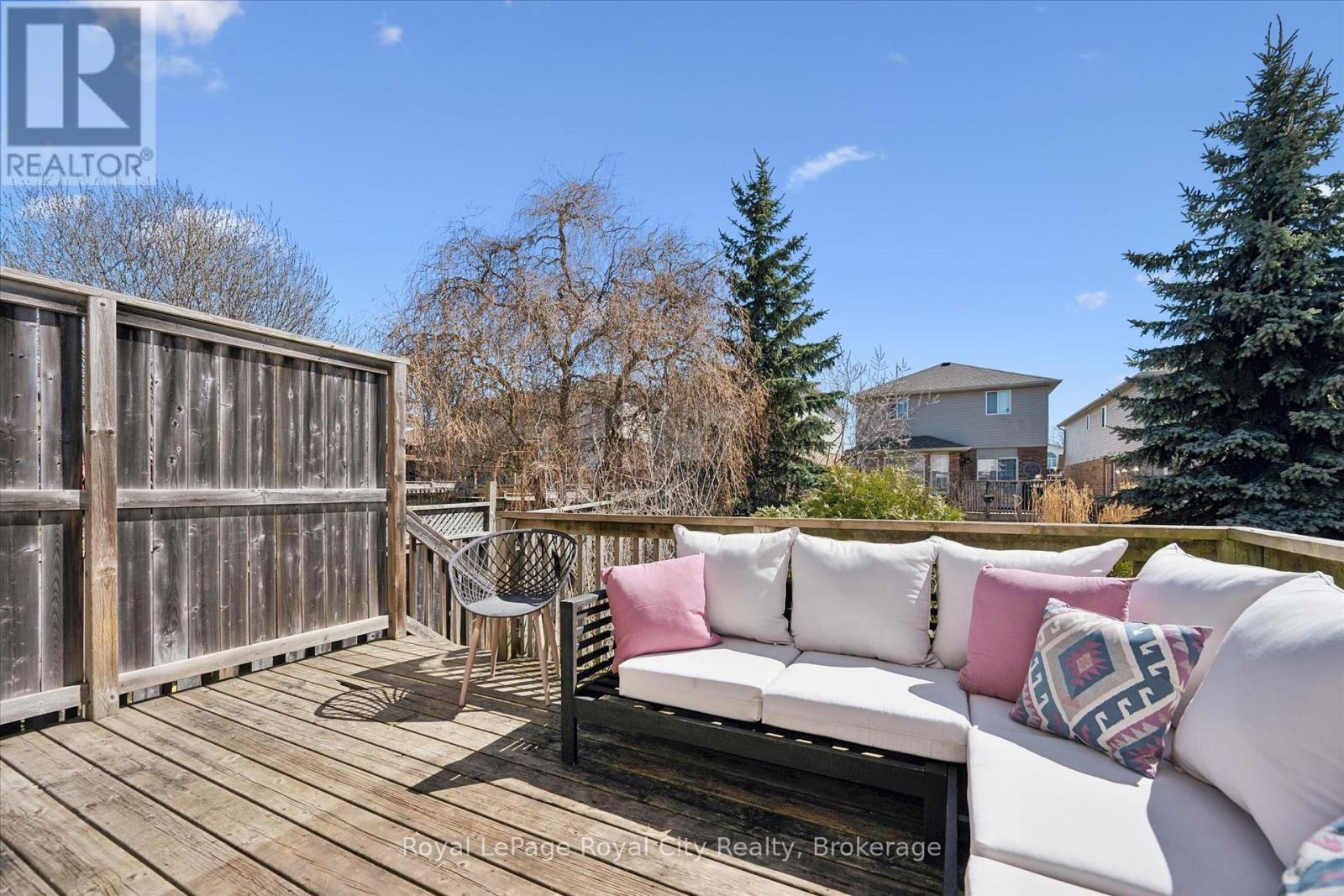 












11 WARREN STREET

,
Guelph (Grange Road),




Ontario
N1E7K4

