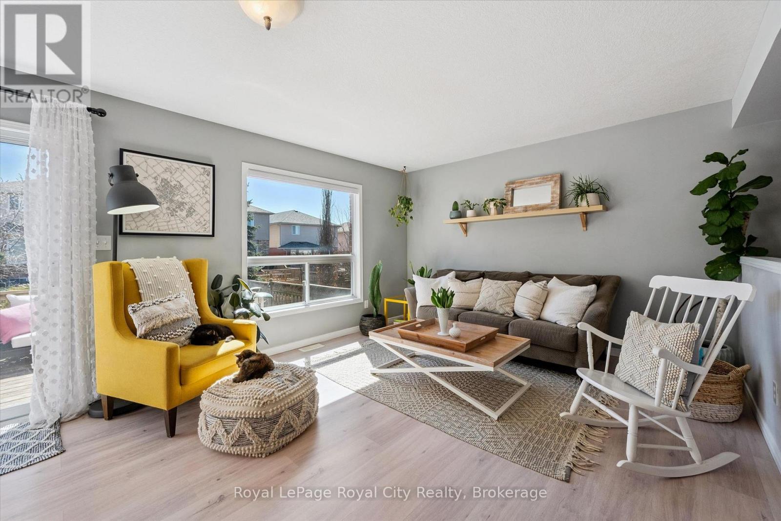 












11 WARREN STREET

,
Guelph (Grange Road),




Ontario
N1E7K4

