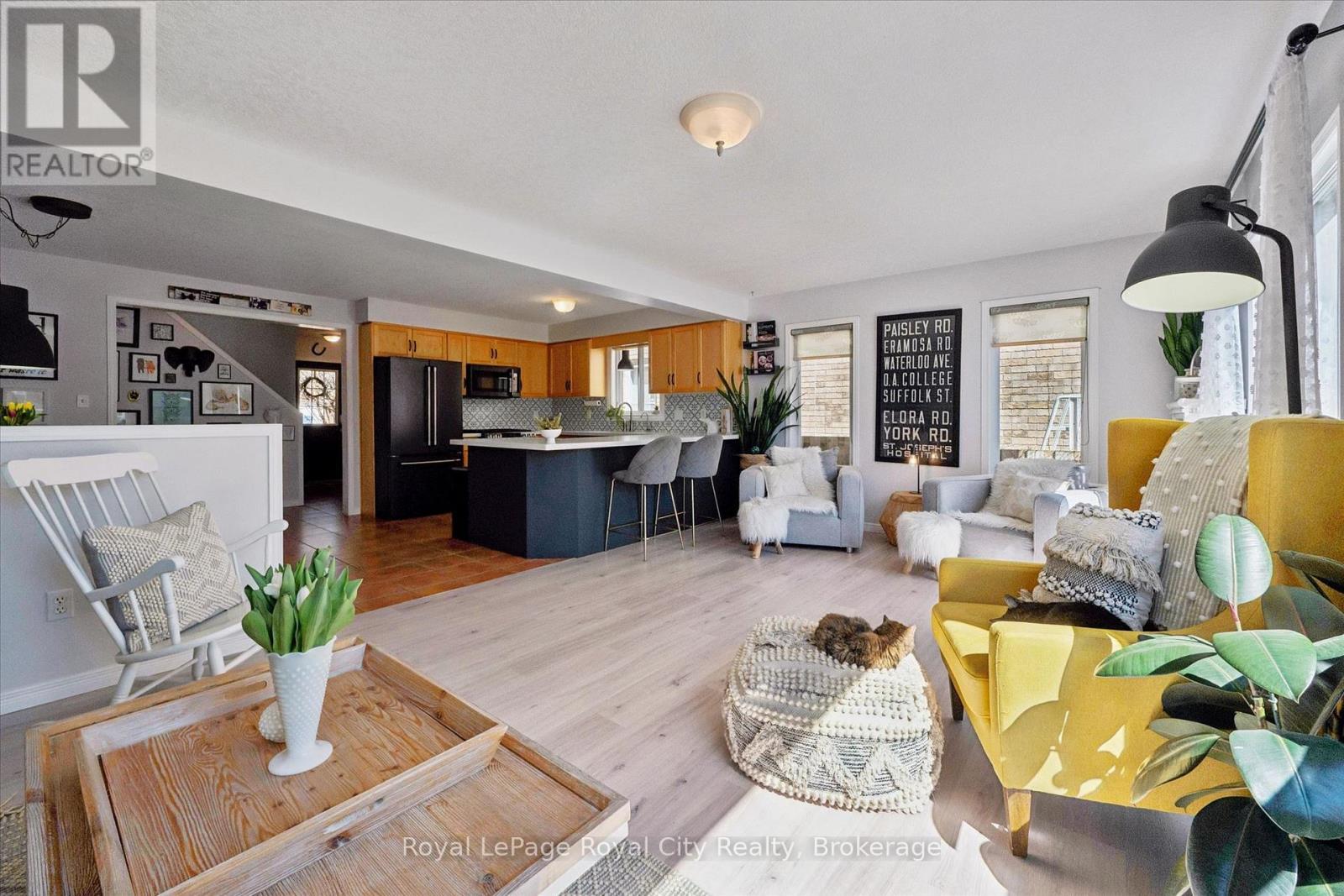 












11 WARREN STREET

,
Guelph (Grange Road),




Ontario
N1E7K4

