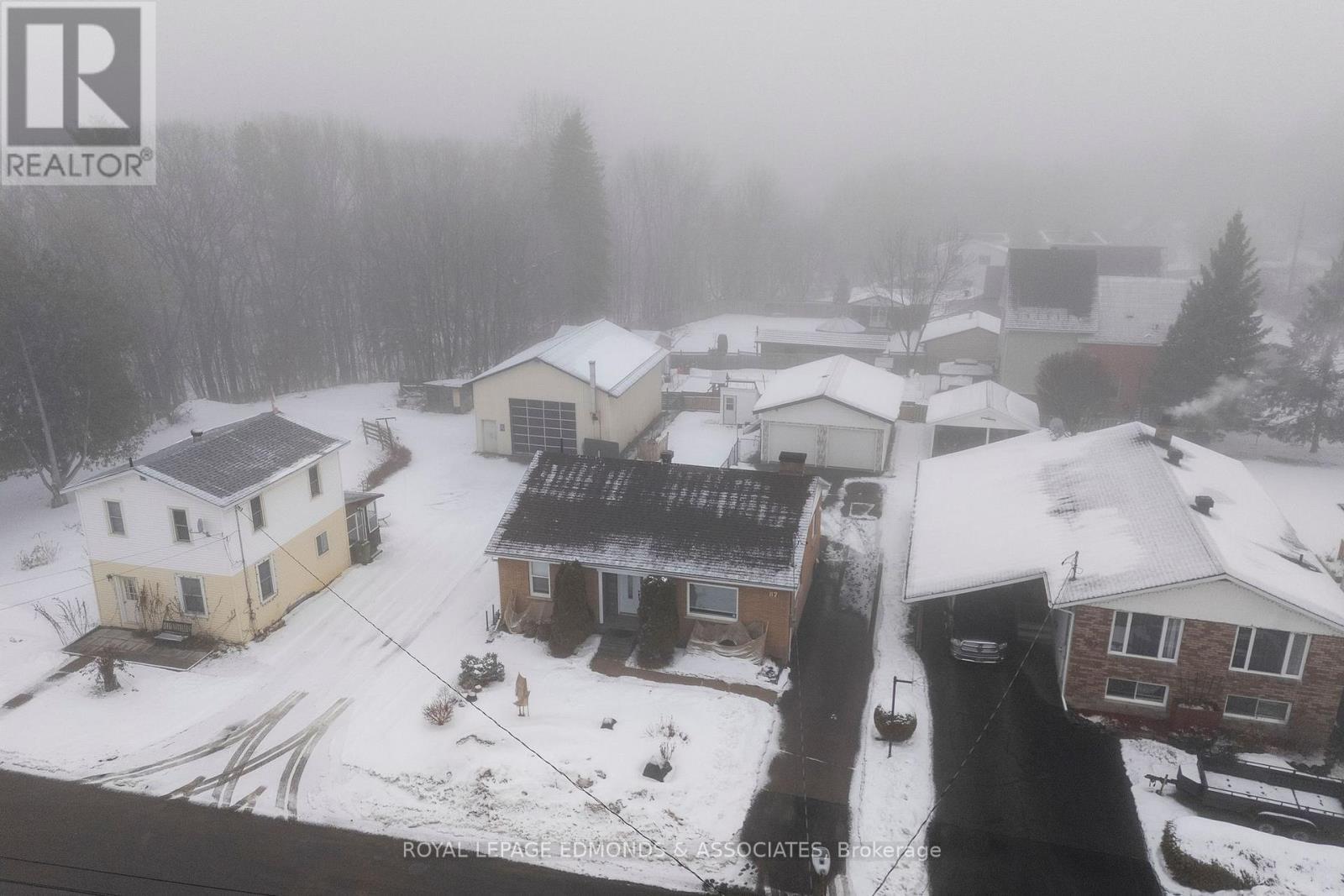 












87 DICKSON STREET

,
Pembroke,




Ontario
K8A2W8

