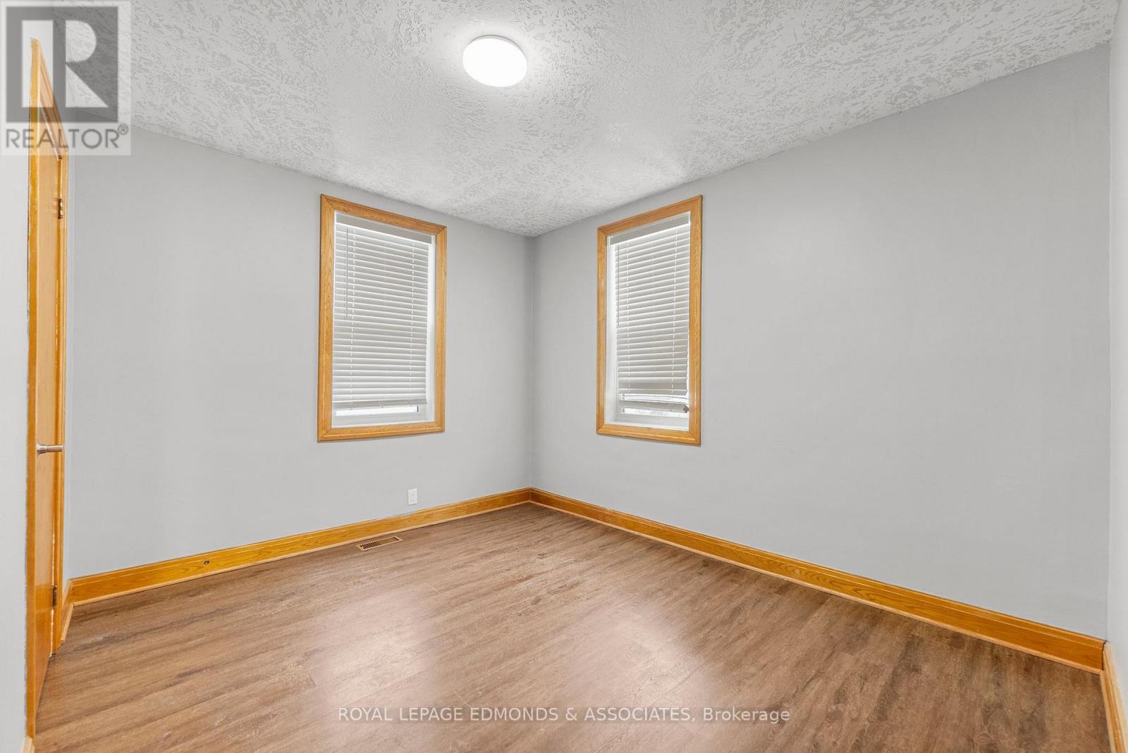 












87 DICKSON STREET

,
Pembroke,




Ontario
K8A2W8

