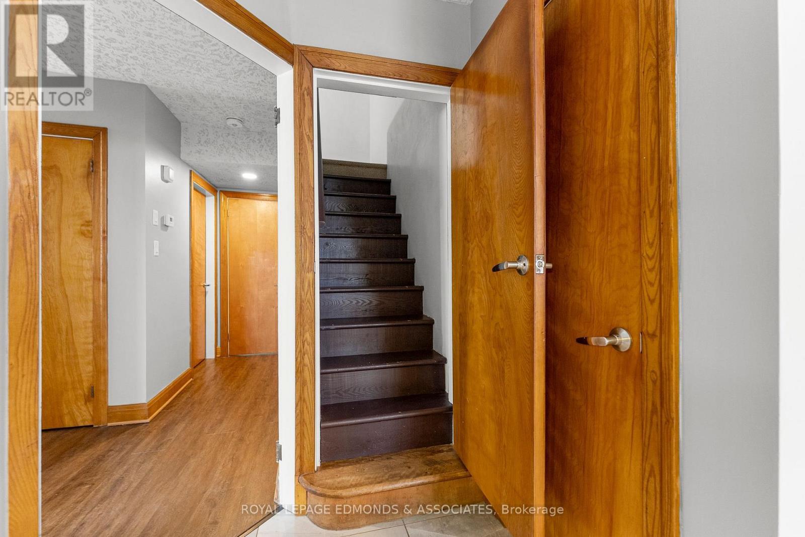












87 DICKSON STREET

,
Pembroke,




Ontario
K8A2W8

