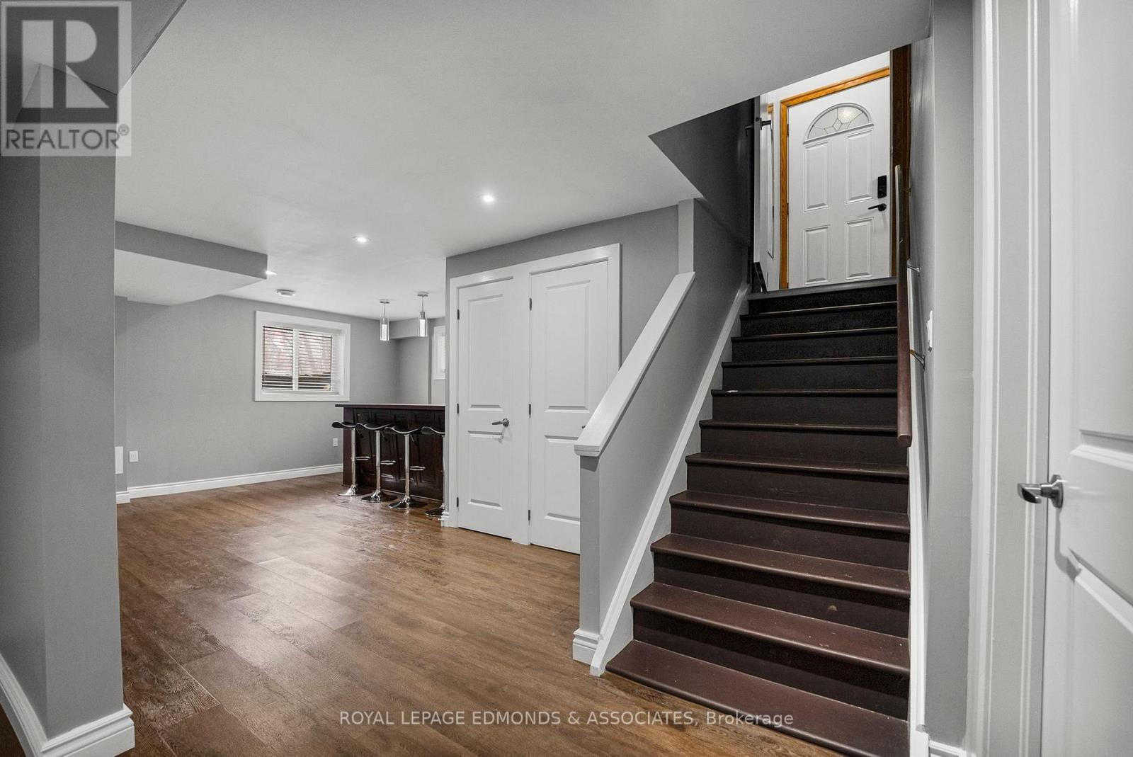 












87 DICKSON STREET

,
Pembroke,




Ontario
K8A2W8

