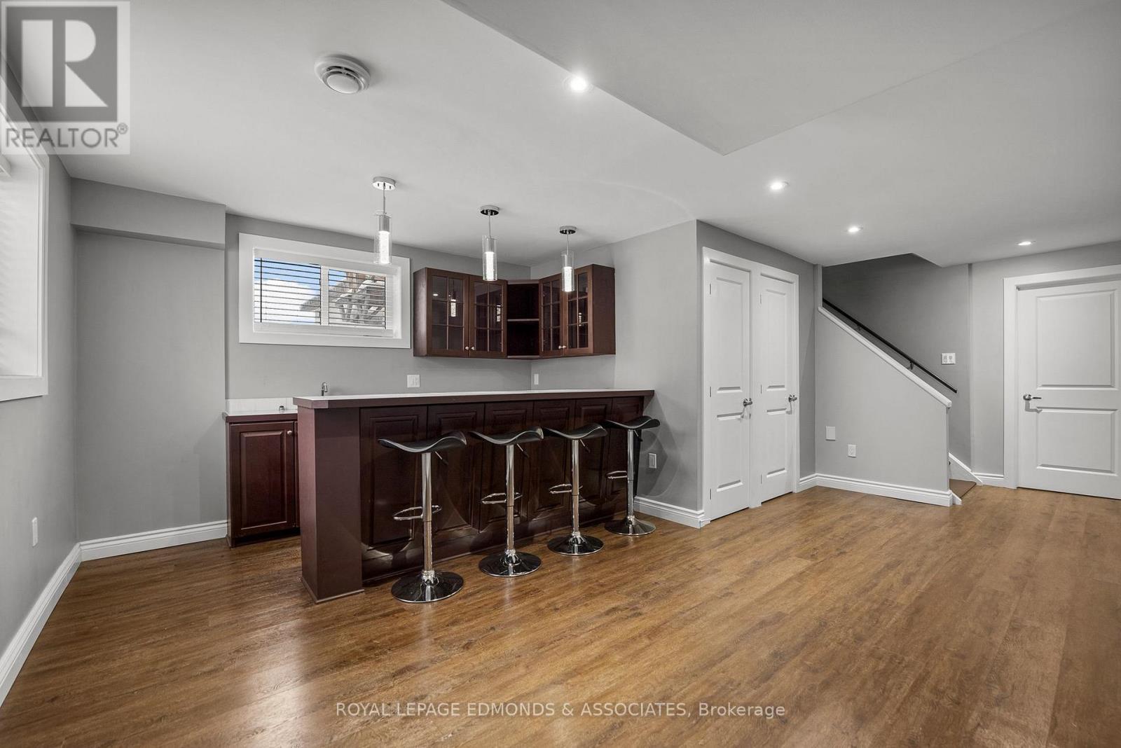 












87 DICKSON STREET

,
Pembroke,




Ontario
K8A2W8

