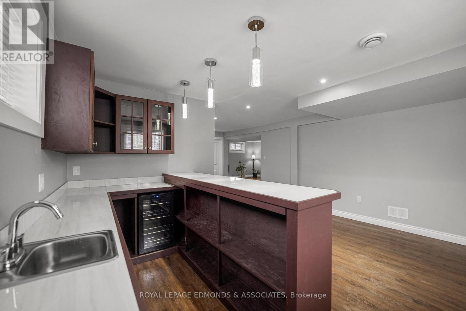 












87 DICKSON STREET

,
Pembroke,




Ontario
K8A2W8

