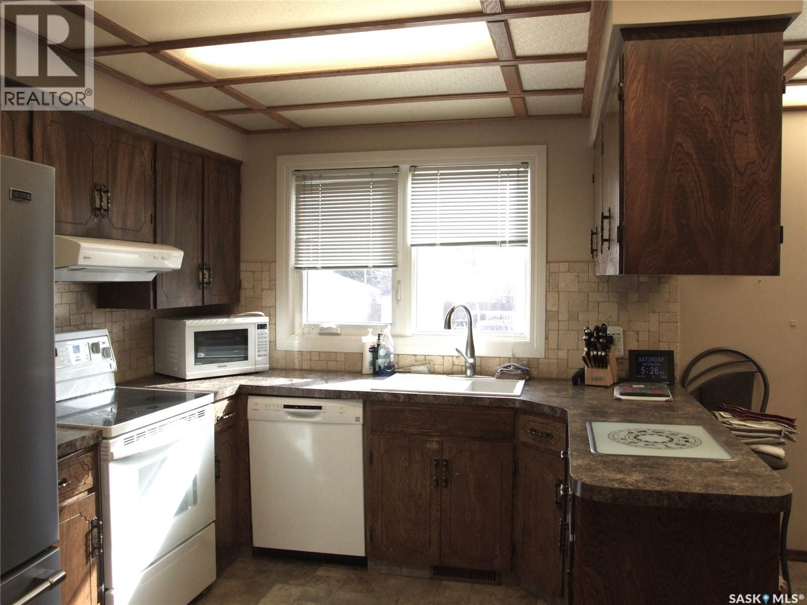 












301 5th STREET W

,
Leader,




Saskatchewan
S0N1H0

