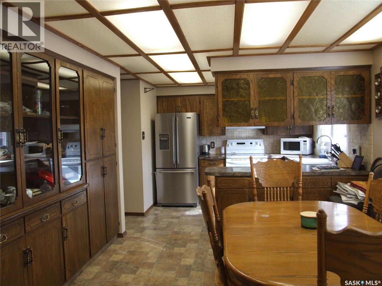 












301 5th STREET W

,
Leader,




Saskatchewan
S0N1H0

