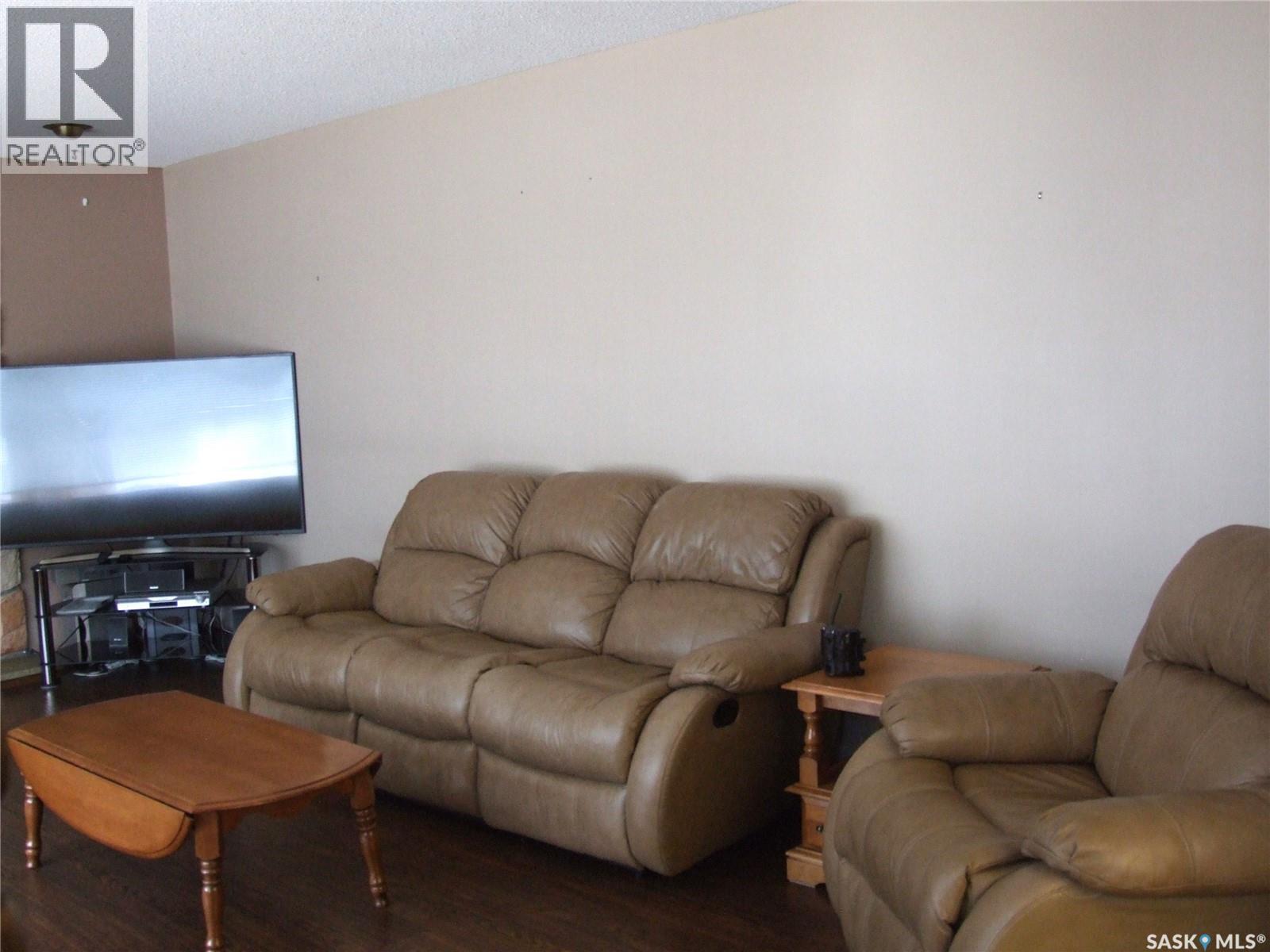 












301 5th STREET W

,
Leader,




Saskatchewan
S0N1H0

