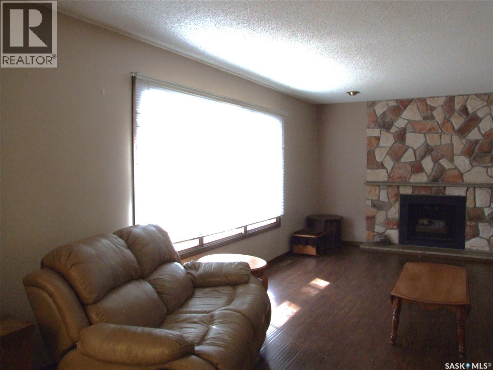 












301 5th STREET W

,
Leader,




Saskatchewan
S0N1H0

