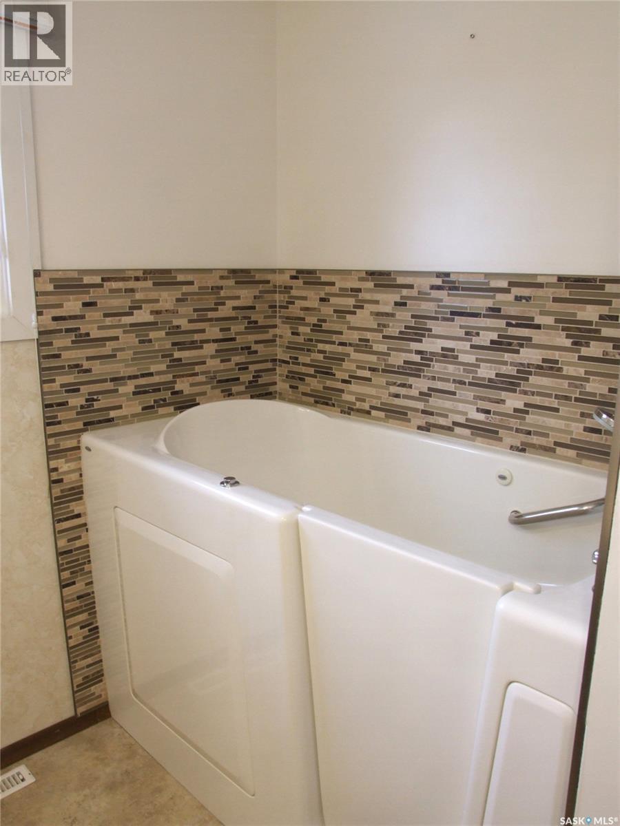 












301 5th STREET W

,
Leader,




Saskatchewan
S0N1H0

