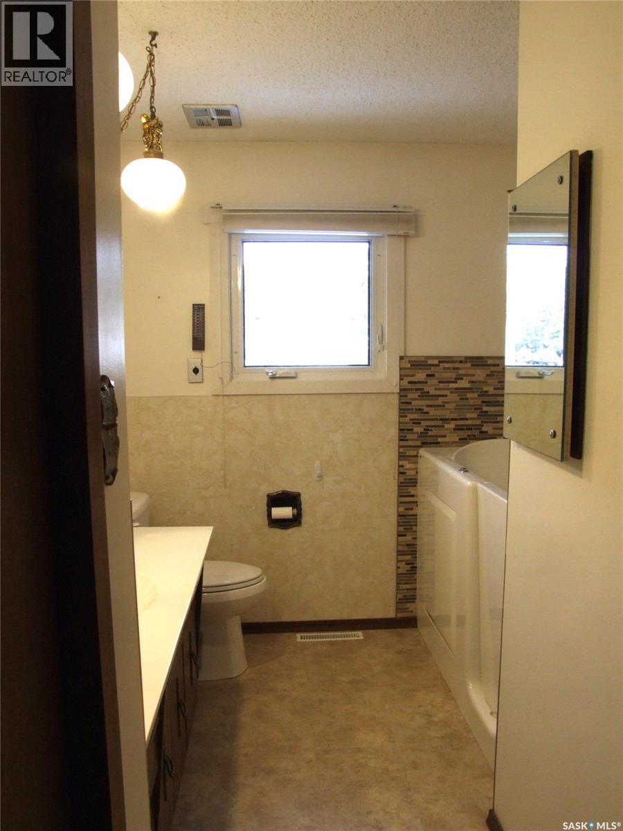 












301 5th STREET W

,
Leader,




Saskatchewan
S0N1H0

