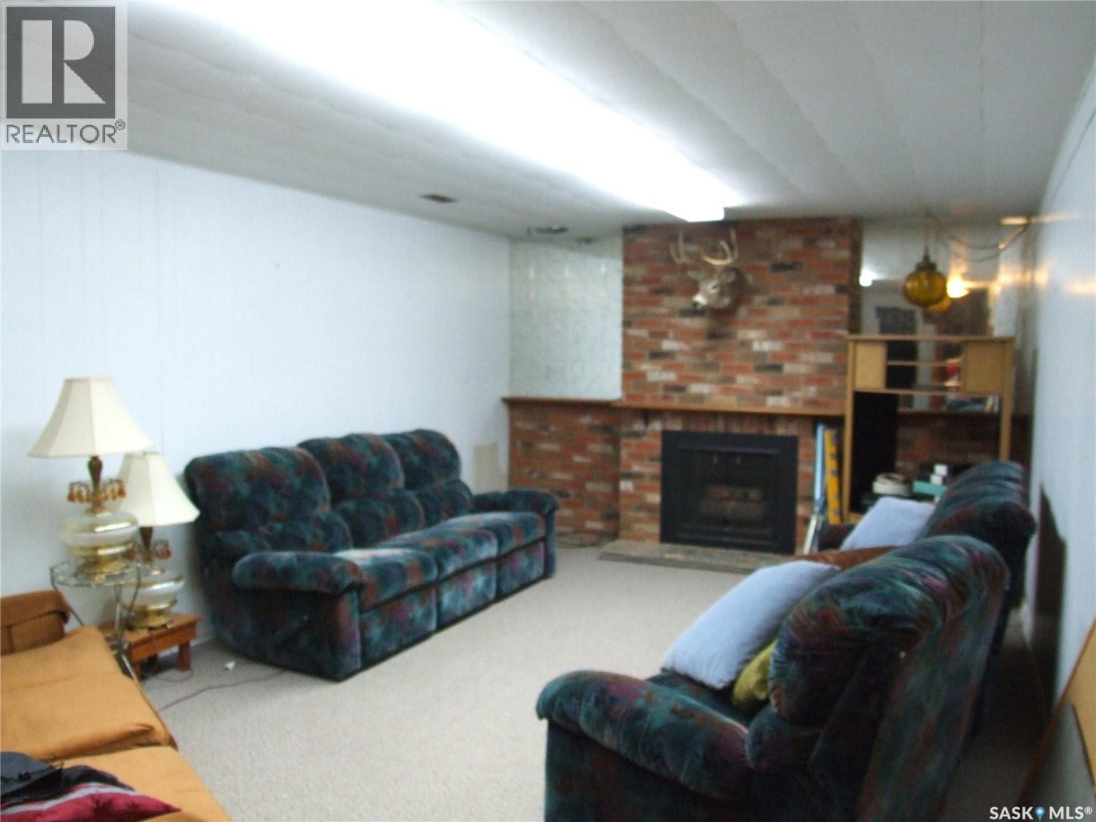 












301 5th STREET W

,
Leader,




Saskatchewan
S0N1H0

