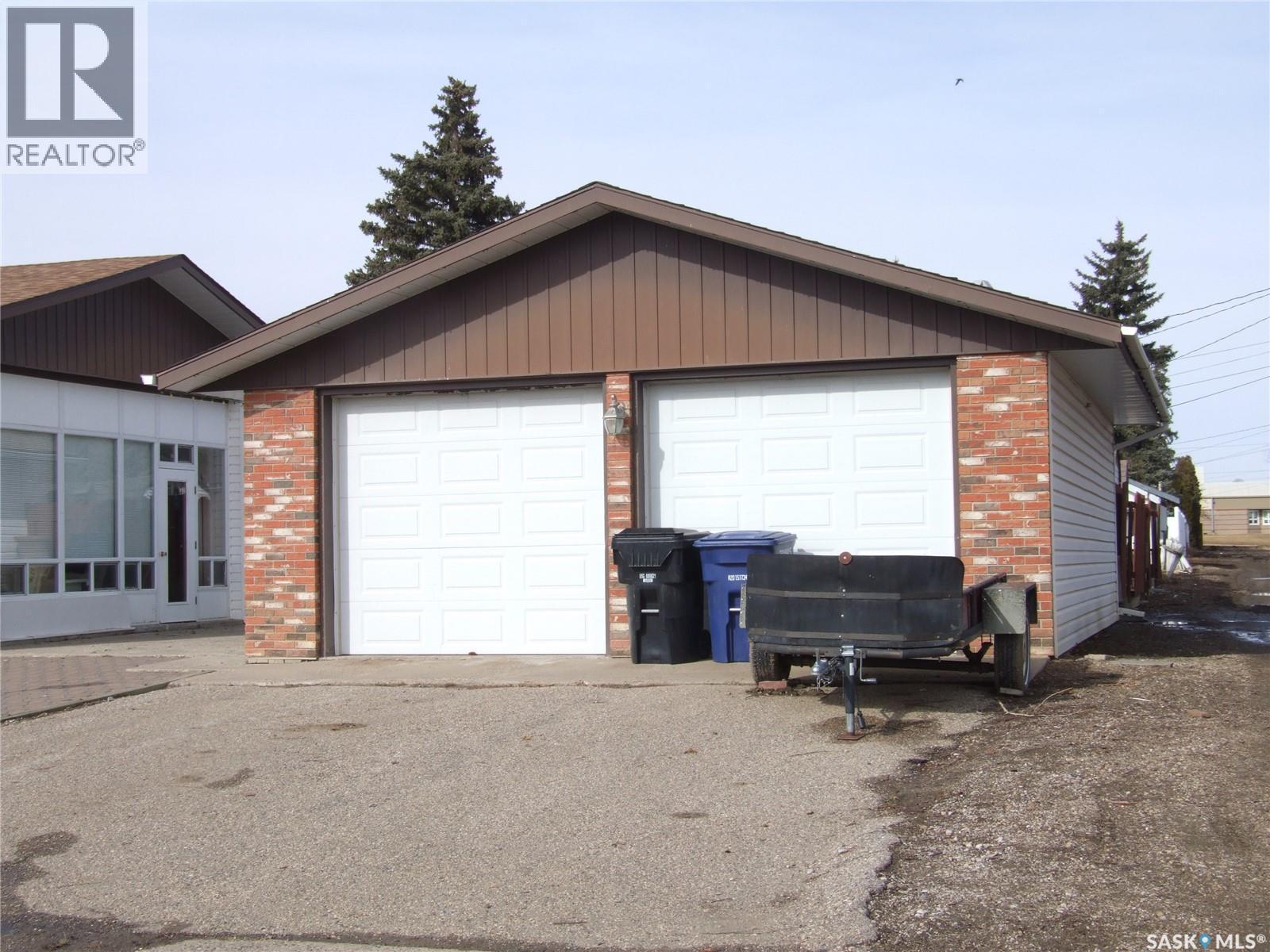 












301 5th STREET W

,
Leader,




Saskatchewan
S0N1H0

