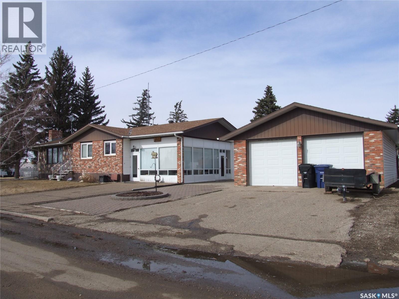 












301 5th STREET W

,
Leader,




Saskatchewan
S0N1H0

