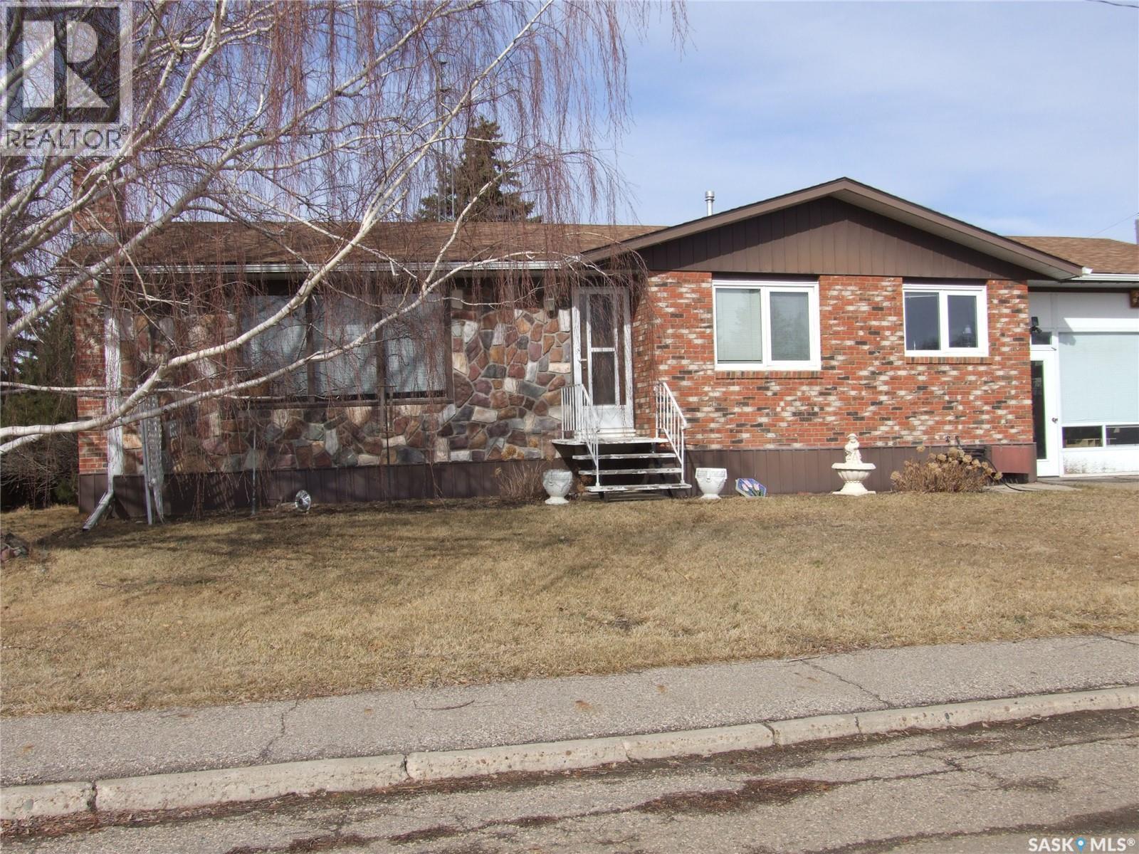 












301 5th STREET W

,
Leader,




Saskatchewan
S0N1H0

