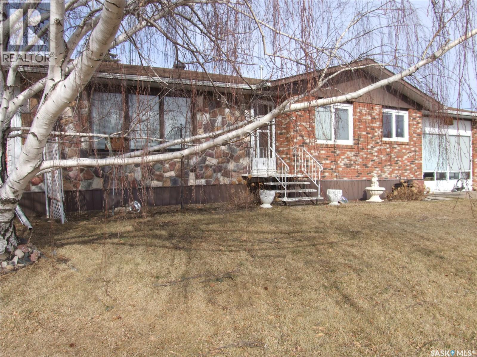 












301 5th STREET W

,
Leader,




Saskatchewan
S0N1H0

