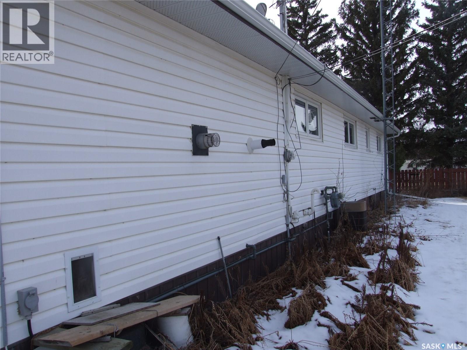 












301 5th STREET W

,
Leader,




Saskatchewan
S0N1H0

