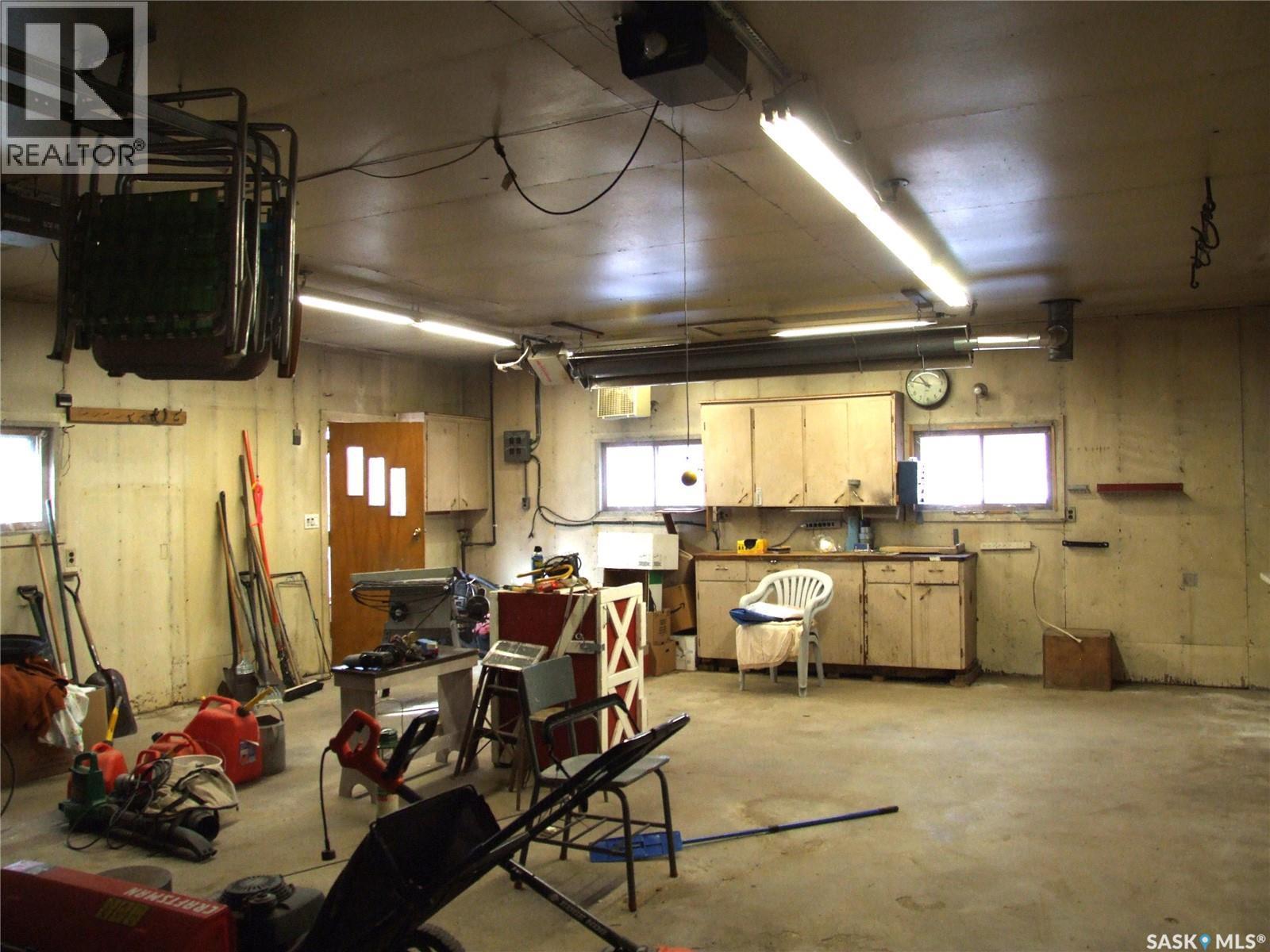 












301 5th STREET W

,
Leader,




Saskatchewan
S0N1H0

