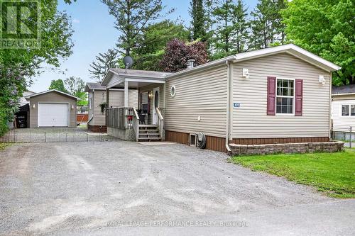 5 minutes from Rockland and 30 minutes from Ottawa
