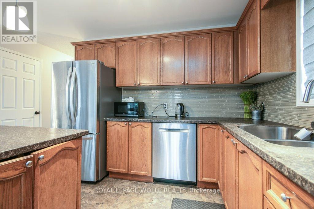 












236 DARTMOOR CRESCENT

,
Waterloo,




Ontario
N2K2S9

