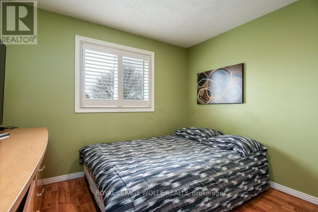 












236 DARTMOOR CRESCENT

,
Waterloo,




Ontario
N2K2S9

