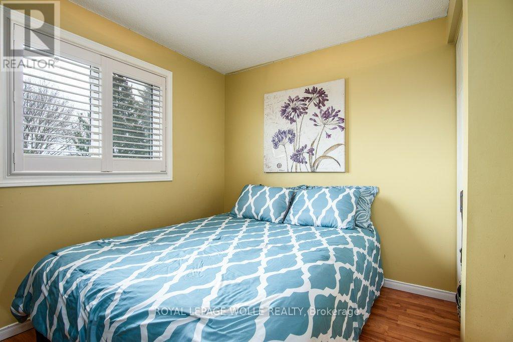 












236 DARTMOOR CRESCENT

,
Waterloo,




Ontario
N2K2S9

