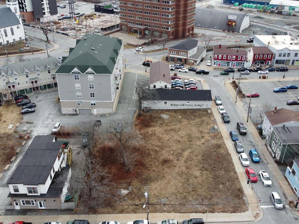 












163/165 Portland Street

,
Dartmouth,




NS
B2Y 1J2

