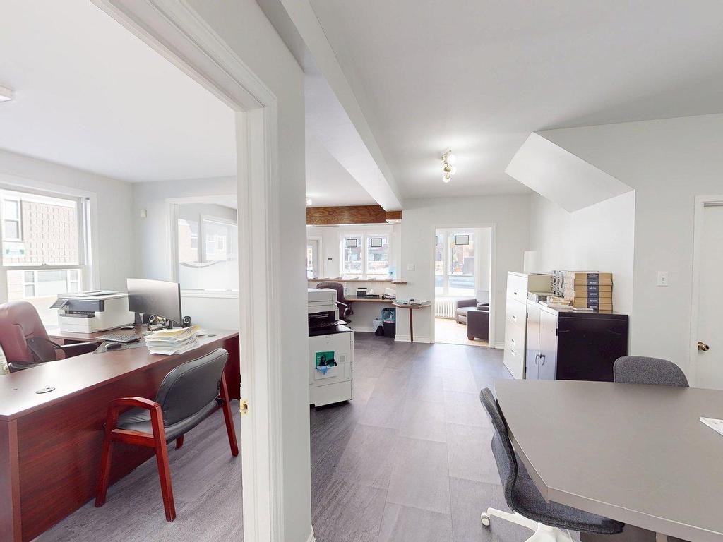 












163/165 Portland Street

,
Dartmouth,




NS
B2Y 1J2

