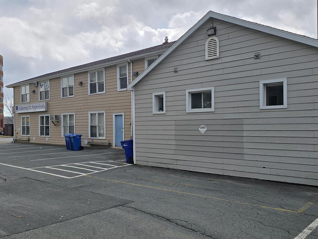 












163/165 Portland Street

,
Dartmouth,




NS
B2Y 1J2

