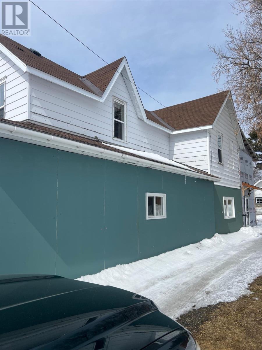 












18 Maple ST

,
Thessalon,




Ontario
P0R1L0

