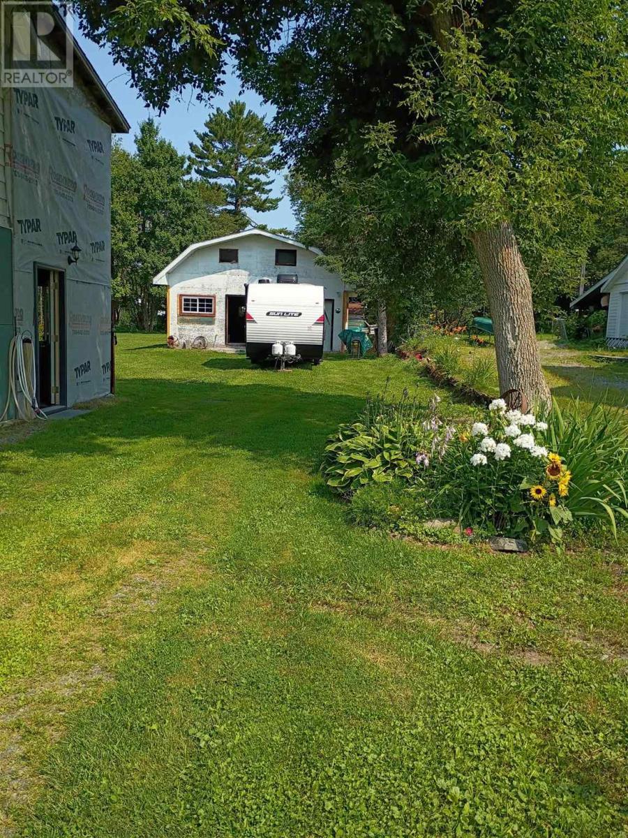 












18 Maple ST

,
Thessalon,




Ontario
P0R1L0

